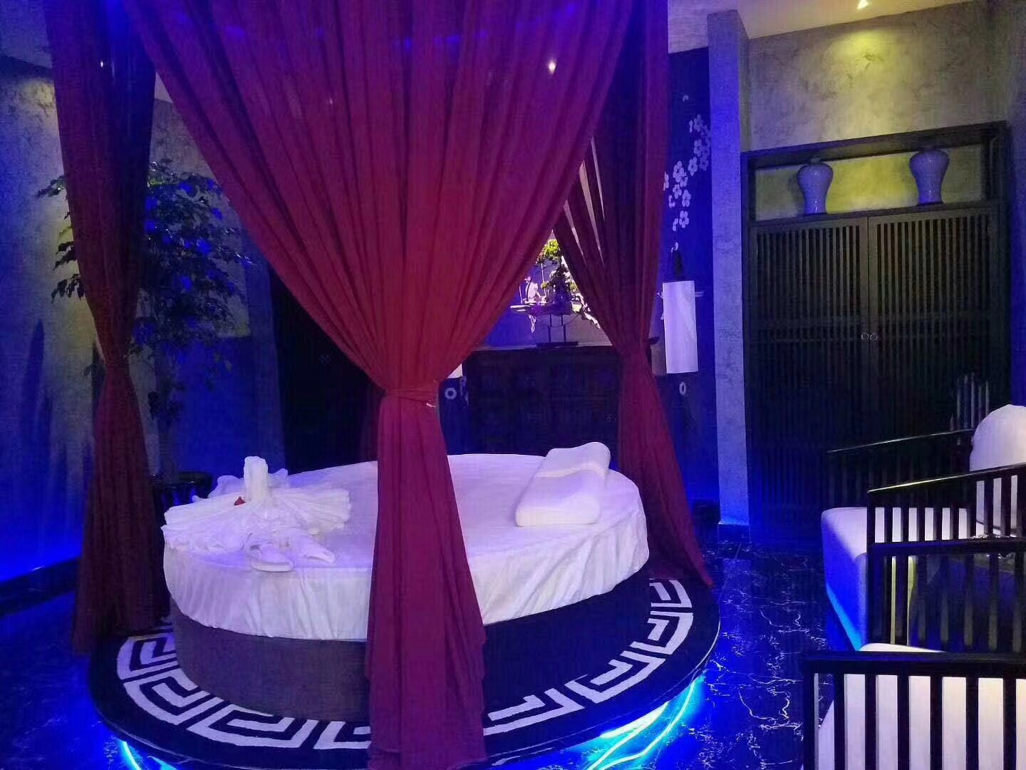 东莞高端日式会所探秘：意外发现油品价格惊喜