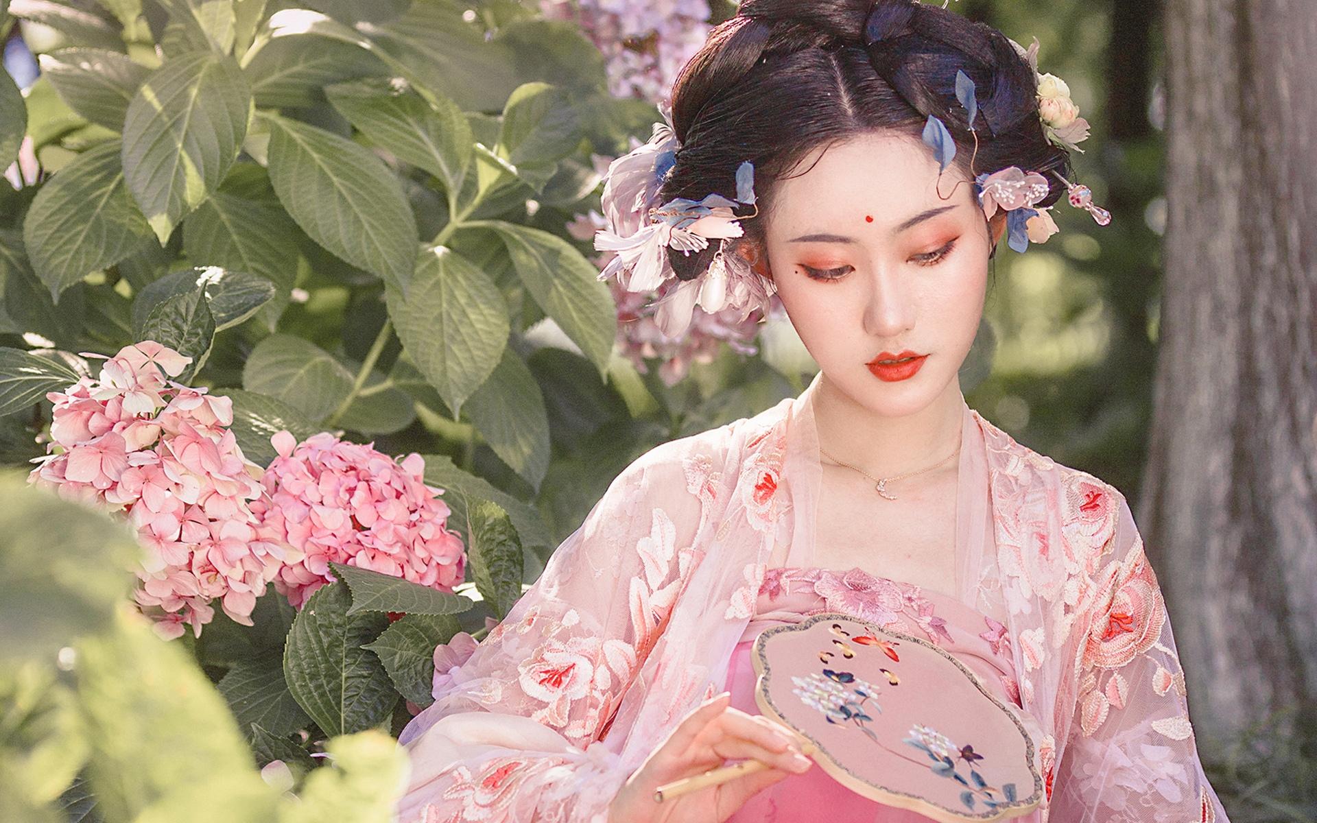 昨晚去过得普陀区桑拿洗浴中心,按摩项目介绍